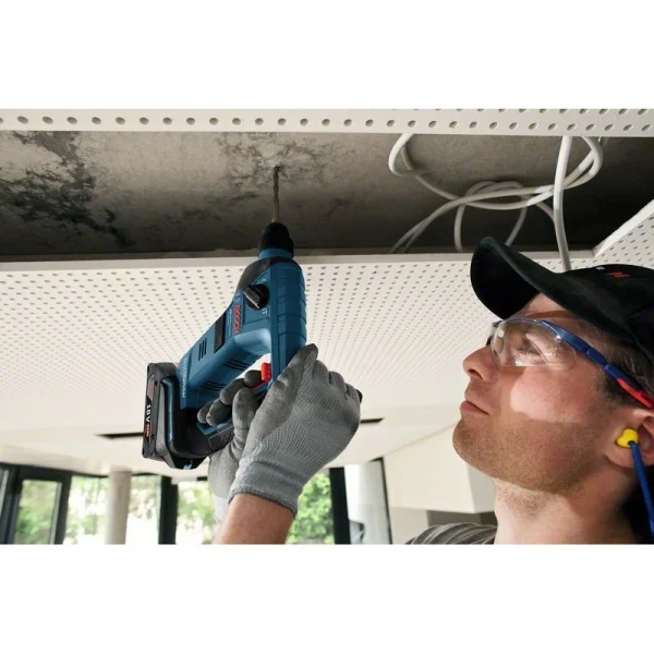 Аккумуляторный перфоратор Bosch GBH 18 V-LI Compact (0611905308) — изображение 2