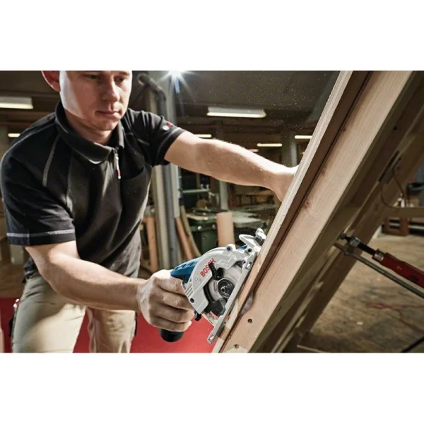 Аккумуляторная циркулярная пила Bosch GKS 12V-26 (06016A1001) — изображение 3
