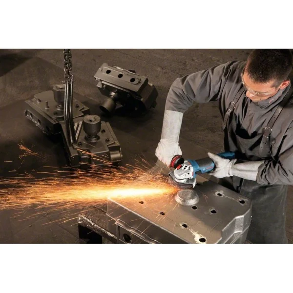 Угловая шлифмашина Bosch GWS 15-125 CIE (06017960R2) — изображение 3