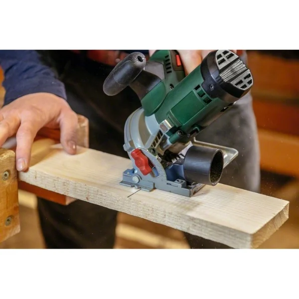 Аккумуляторная дисковая пила Bosch UniversalCirc 12 06033C7002 — изображение 6