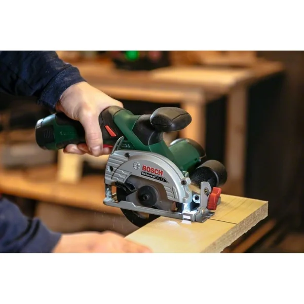 Аккумуляторная дисковая пила Bosch UniversalCirc 12 (без акк. и заряд. у-ва) 06033C7003 — изображение 7