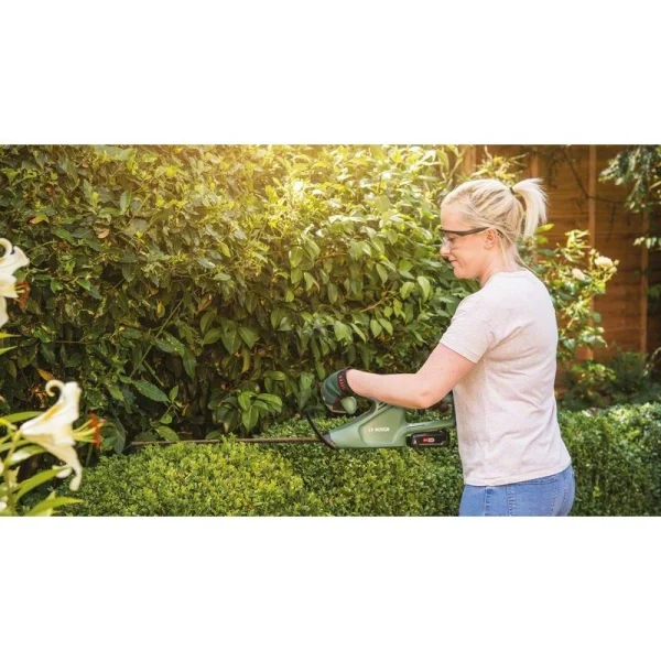 Аккумуляторный кусторез Bosch EasyHedgeCut 18-45 без аккумулятора и зарядного устройства 0600849H01 — изображение 4