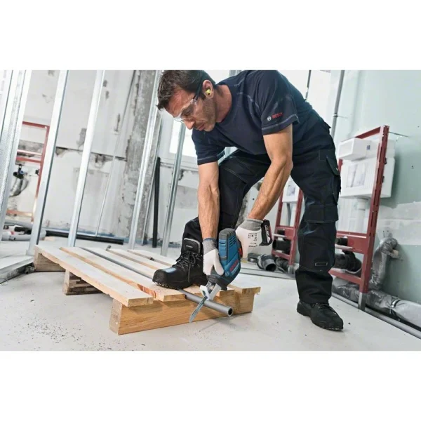 Аккумуляторная сабельная пила 18 В Bosch GSA 18 V-LI C 06016A5002 — изображение 2