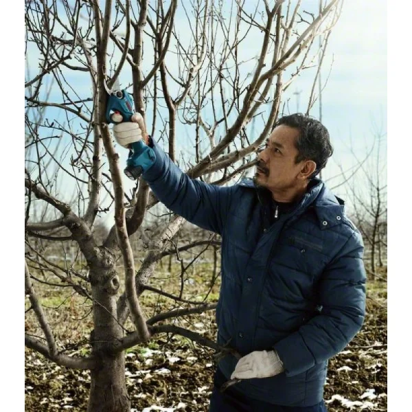 Аккумуляторный секатор Bosch Pro Pruner 06019K1021 — изображение 8